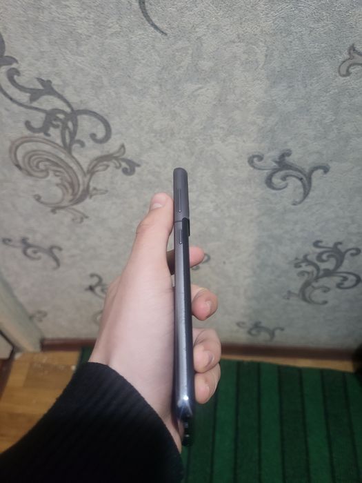 Samsung s21 5G  док есть
