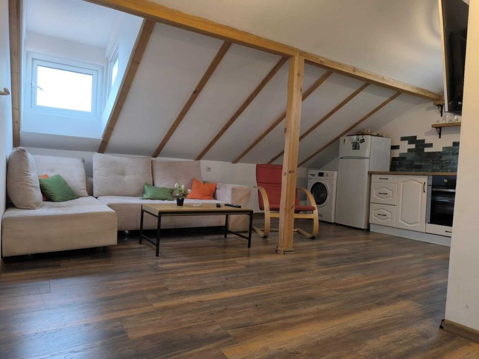 Дава се под наем Тристаен апартамент в София, Център - 70 кв.м за 660 € - Снимка #1