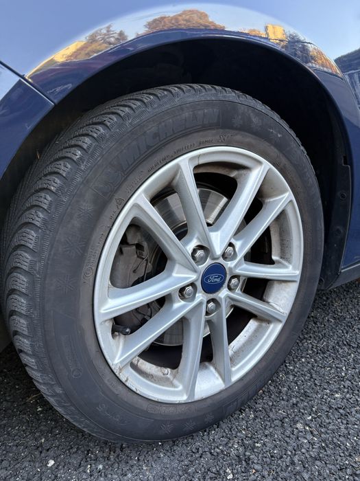 Ford Focus 78.000 km Pachet Iarnă (Parbriz + Volan + Scaune încălzite)