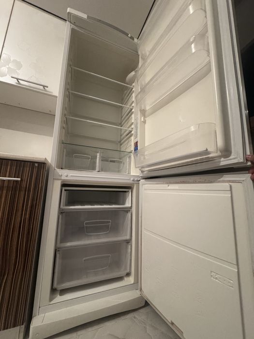 Холодильник рабочий