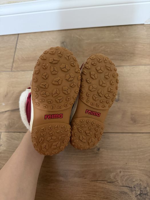 Продам зимнию обувь Reima