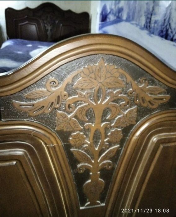 Продаю кровать ,  ручной работы,дерево.