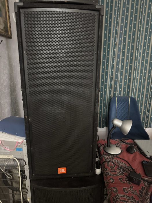 Продаеться срочно аппаратура музыкальная  для ресторанов и кафе