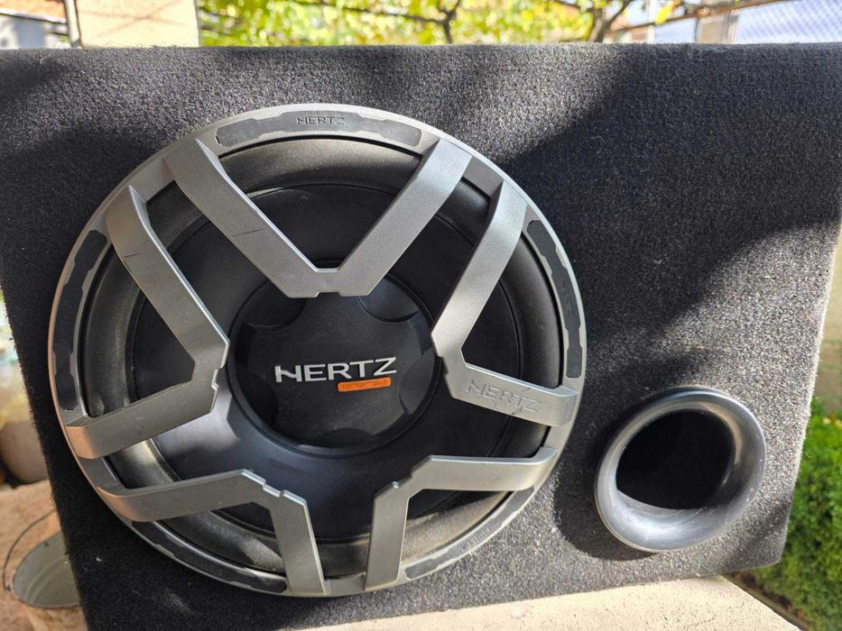 Бас каса за кола Hertz 350W + усилвател + елипси Hertz