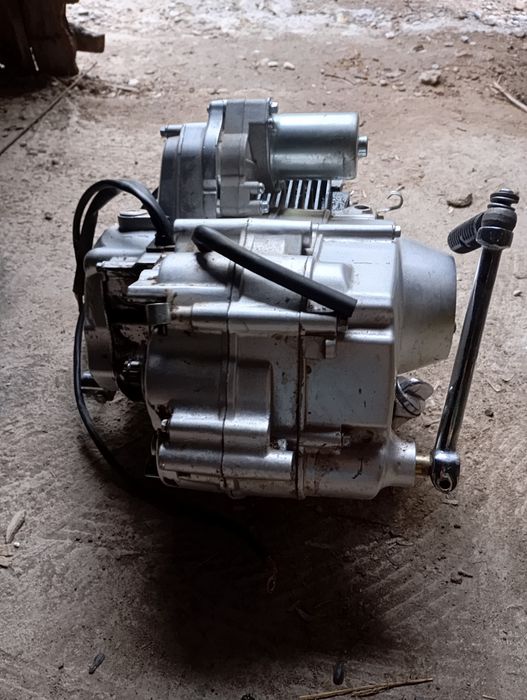 Vând motor cross 125cc . Ușor negociabil
