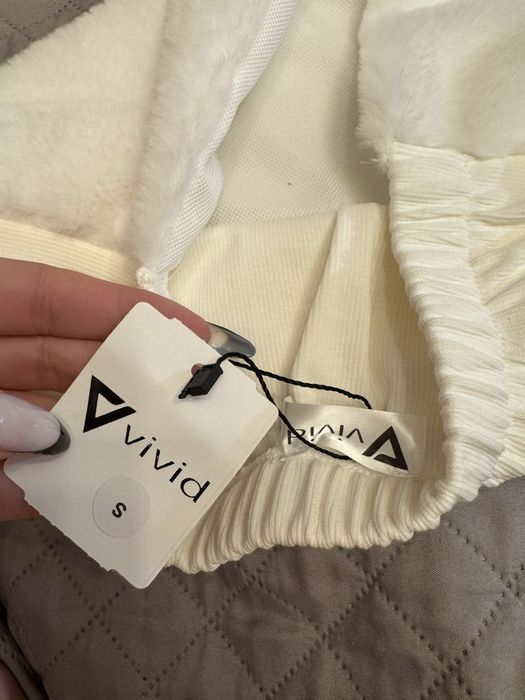 Елегантен бял потник