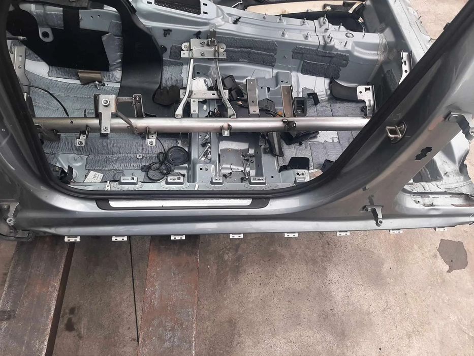 prag stanga audi a6 c7 4g 2013