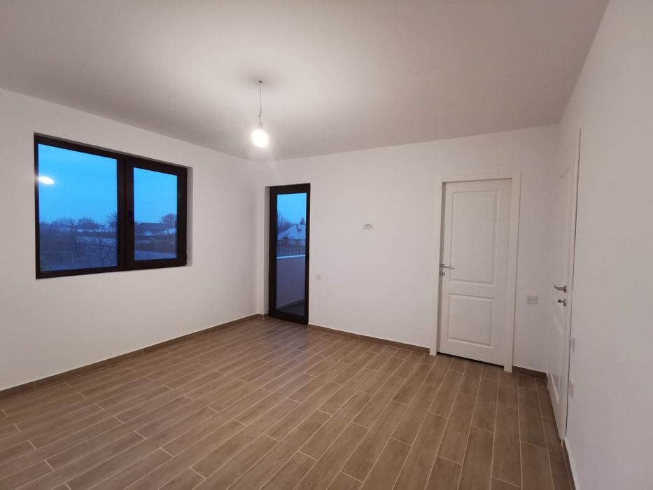 Vând casa P+1-Chiscani