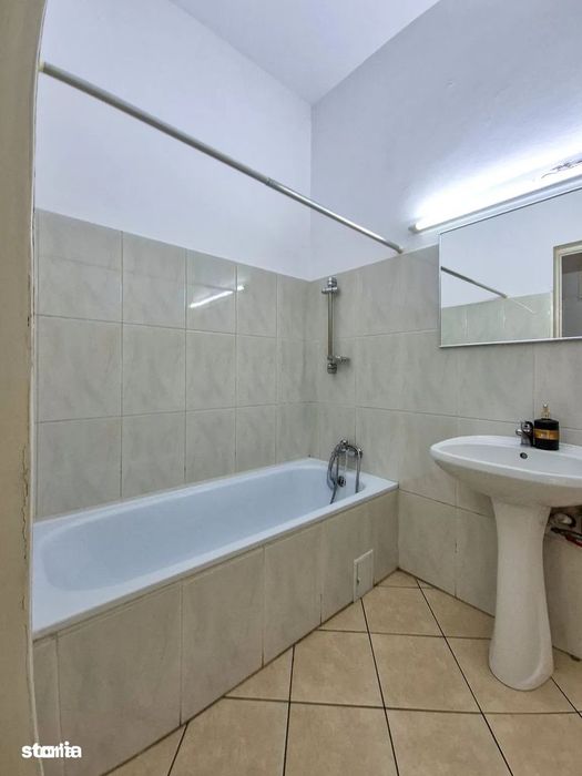 Apartament 5 camere de inchiriat / Piata Romana