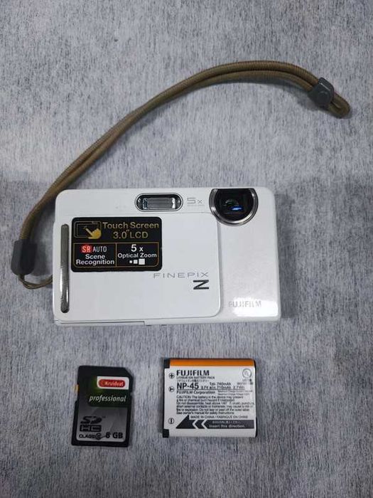 Fujifilm FinePix Z300 touchscreen, zoom optic 5x + card 8GB