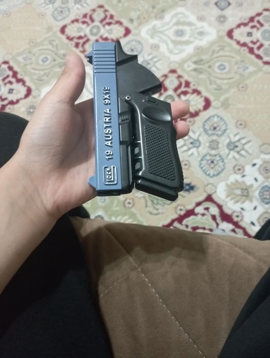 Продам пистолет игрушечный