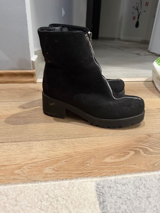 Зимни дамски боти