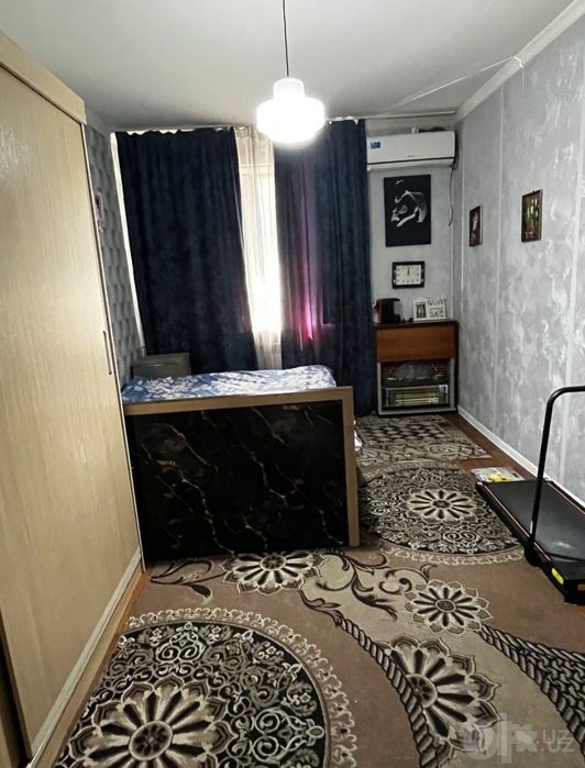 Квартира продаётся Чиланзар 7 квартал 2в3/4/4 зеркалка ор. Спорт товар