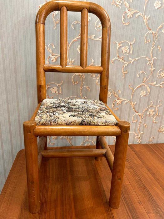 Стол со стульями