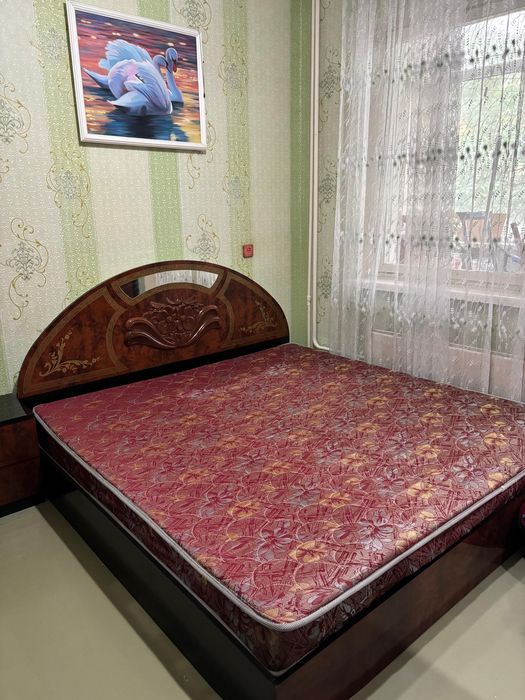 Продам спальный гарнитур