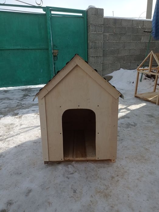 Будки для собак. За линией