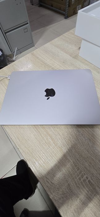 Продам MacBook .