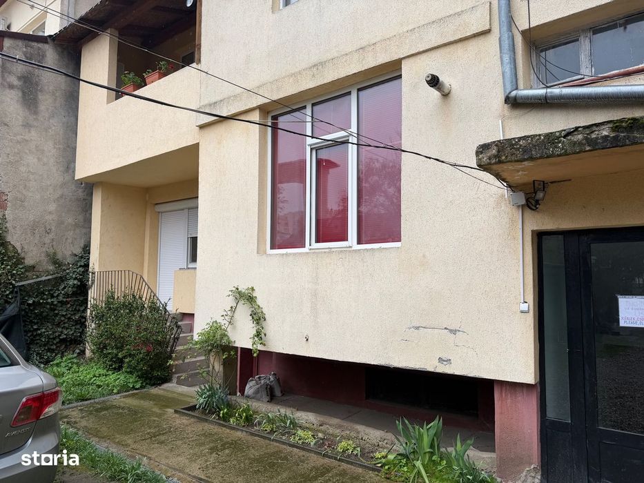 Apartament 3 camere,cu garaj,Zona Centrala