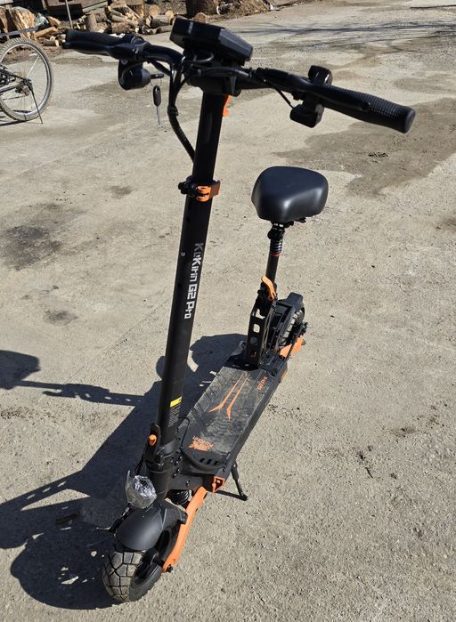 Vând trotineta electrica kukirin G2 pro
