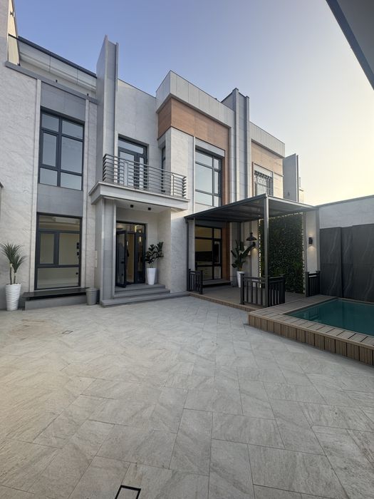 Новый Hl-Tech дом,Рядом элитный дома: