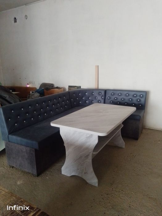 Кухонные уголок с ящиками