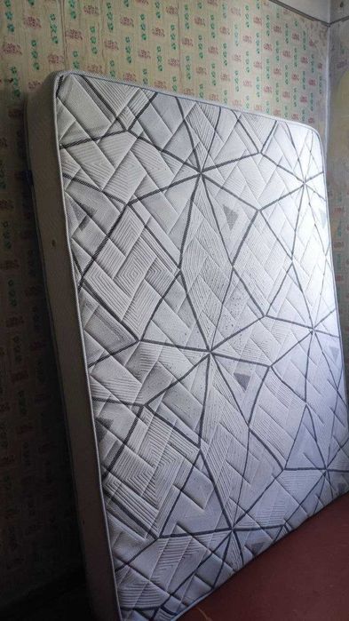 Продается Матрас (Б/У)