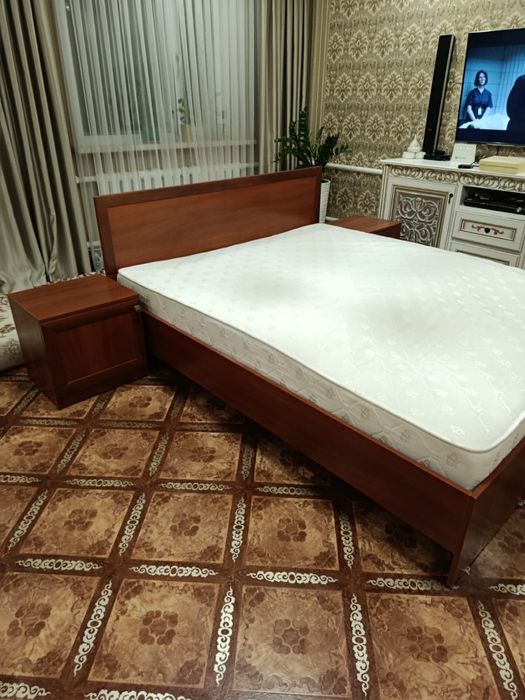 Продам кровать двухспальную