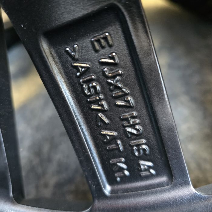 Джанти за БМВ 17 5 112 оригинални, гуми 205 60 17 Continental 4бр