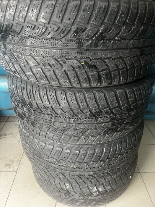 Продам резина 265/65/17 зима