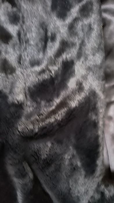 Geacă imitație blană, în stare foarte bună. Blana se comportă foarte b