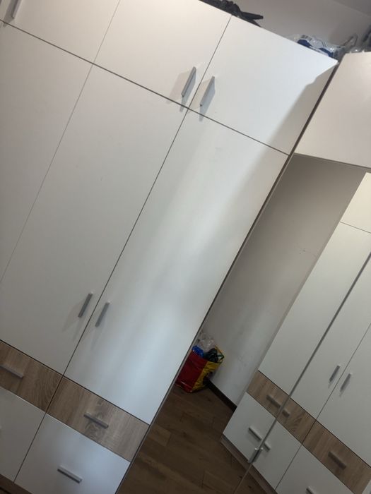 Продавам тристаен