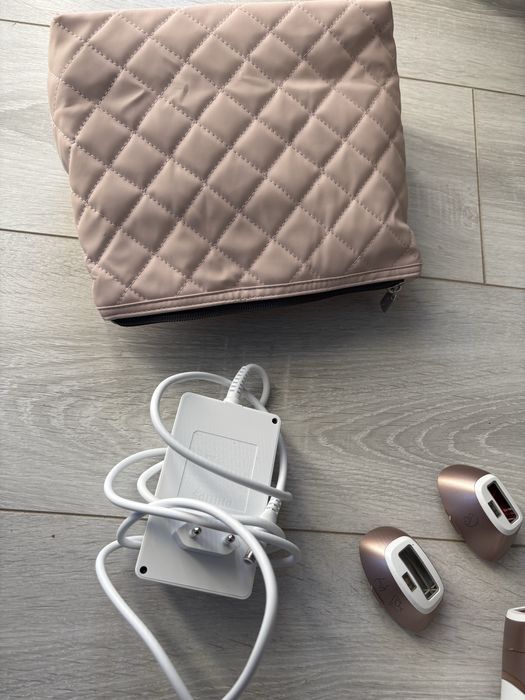 Epilator IPL Philips Lumea Seria 9900 BRI973/00