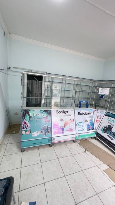 Aptekalar uchun mebel