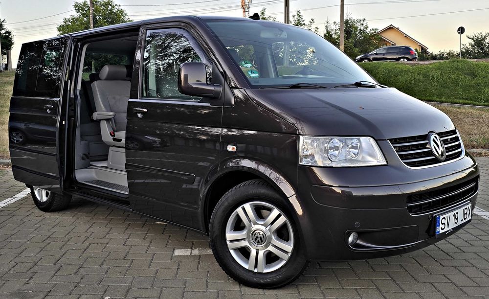 VW MULTIVAN T5 HIGHLINE 2010 7 LOCURI Uși Laterale+Masă Piele/Navigatie/Clima Fata+spate