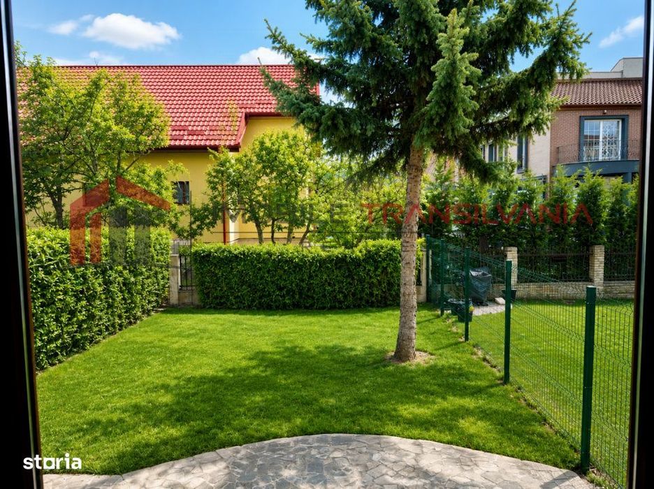 Casa moderna| Panorama | Garaj | Semineu