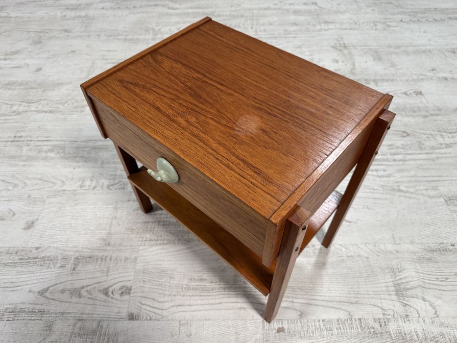 Нощно шкафче от 60-те Д908