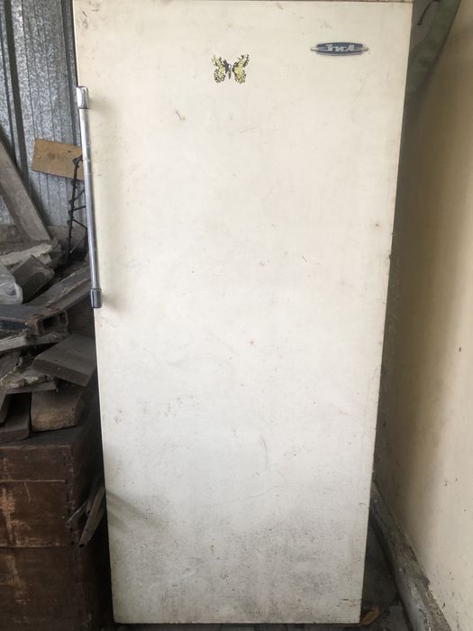 Холодильник большой 3 камеры