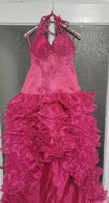 Rochie eveniment, model deosebit