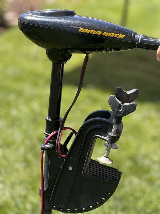 Продавам електрически двигател за лодка  Minn Kota Endura 30 (12V)