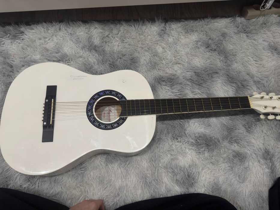 акустическая Гитара