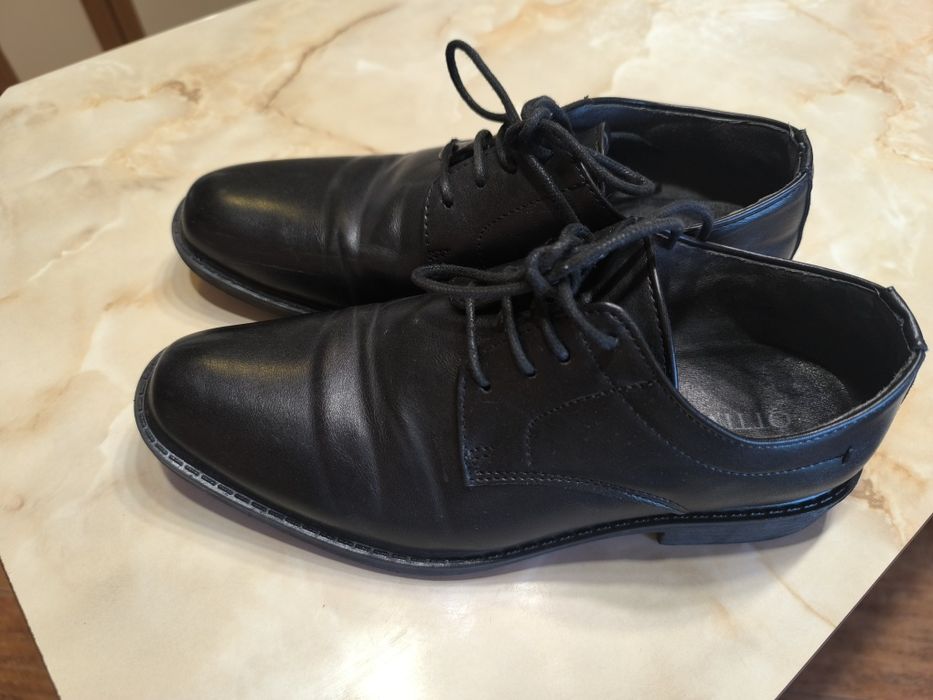 Елегантни черни обувки