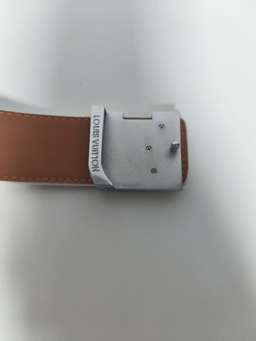 Curea Louis Vuitton albă