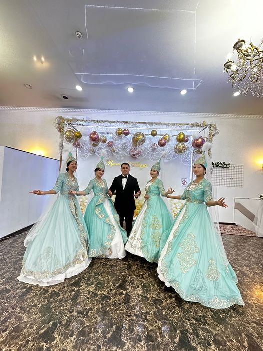 Этно ансамбль на той