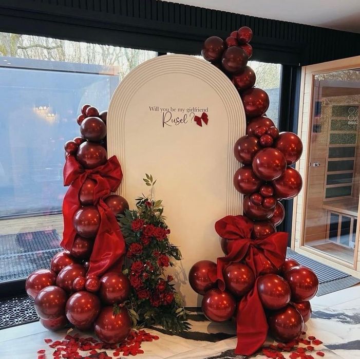 Фотозона и гелевые шары, баннеры