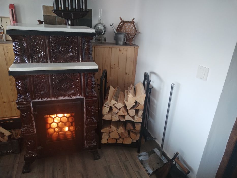 Vând sobă teracotă tip șemineu.