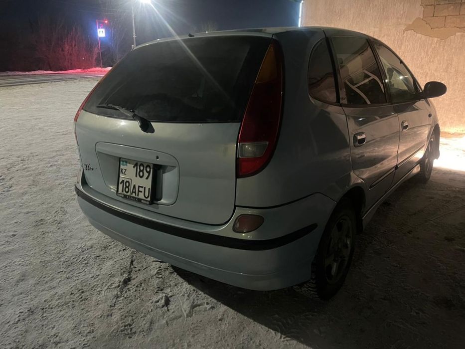 Продам машину, цвет голубой