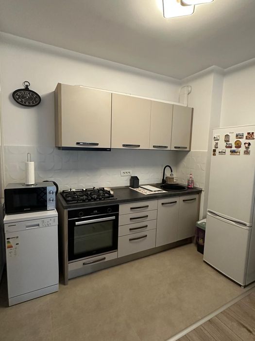 Inchiriez apartament cu 2 camere