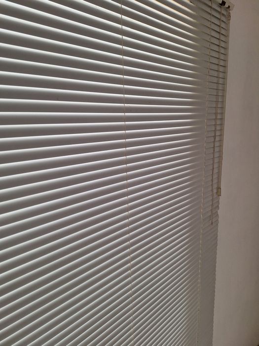 Вътрешни алуминиеви щори