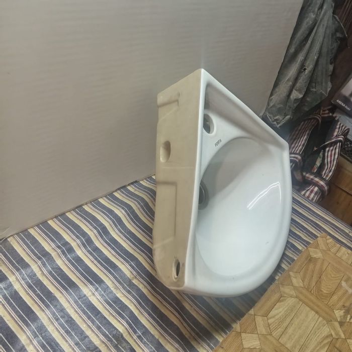 Раковина угловая б/у