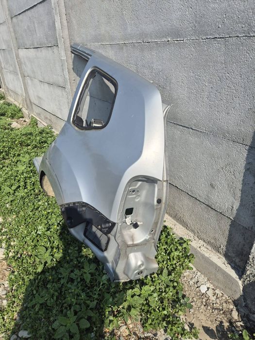 Aripa stanga spate Dacia Duster 1 2010-2017